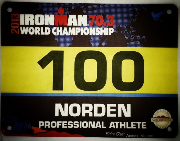 Lisa Norden med startnummer 100 i Las Vegas 70,3 World Championships